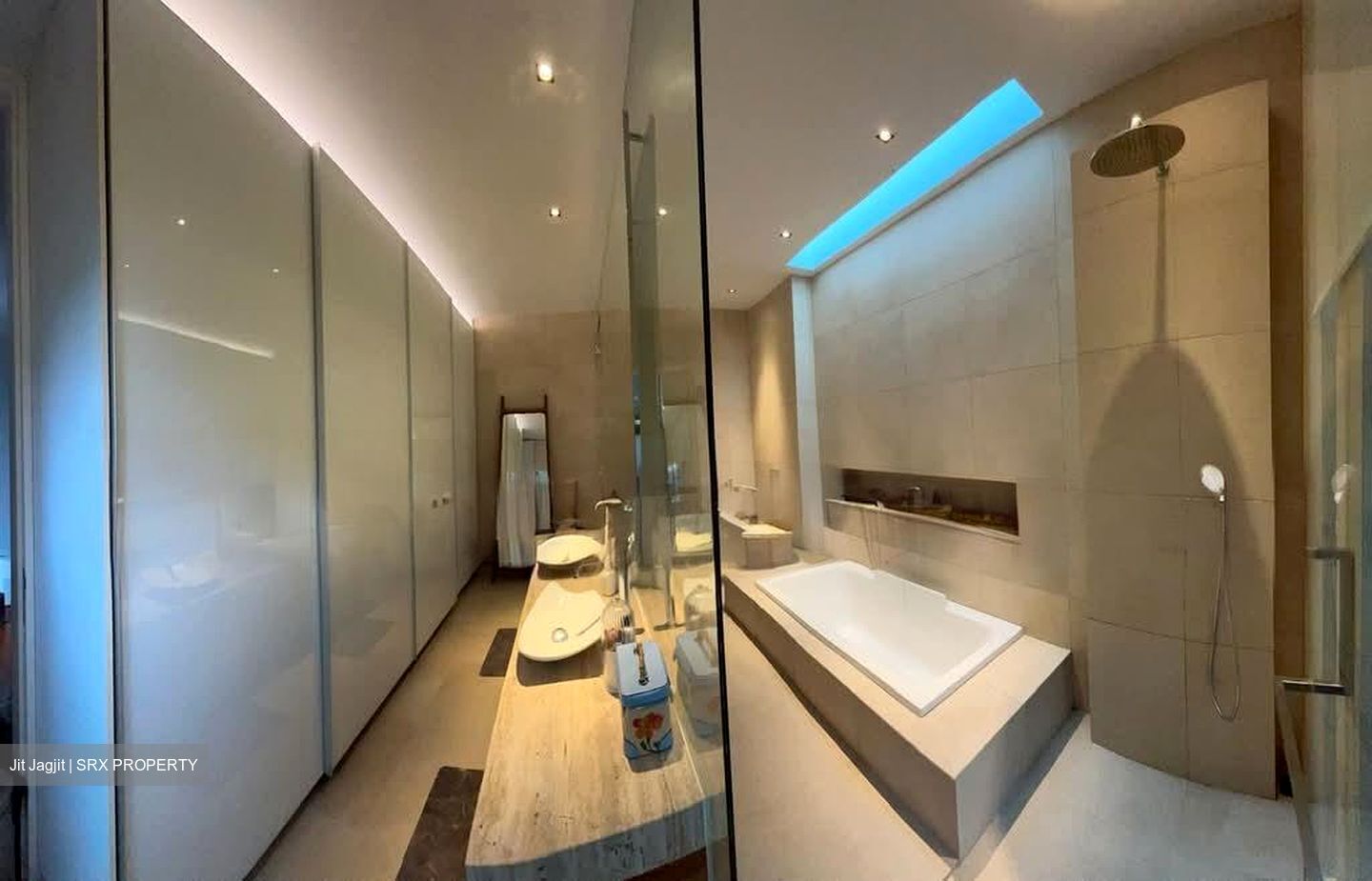 Toh Estate (D17), Terrace #548846941